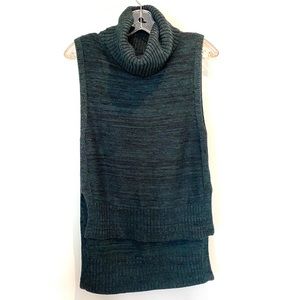 Banana Republic Knit Turtleneck - XS